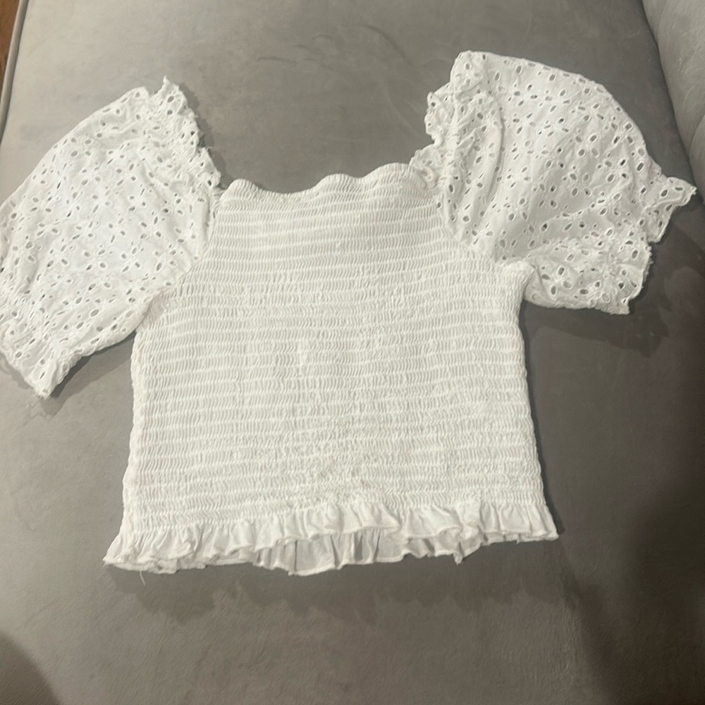 pink lily, white crop top size small woman’s